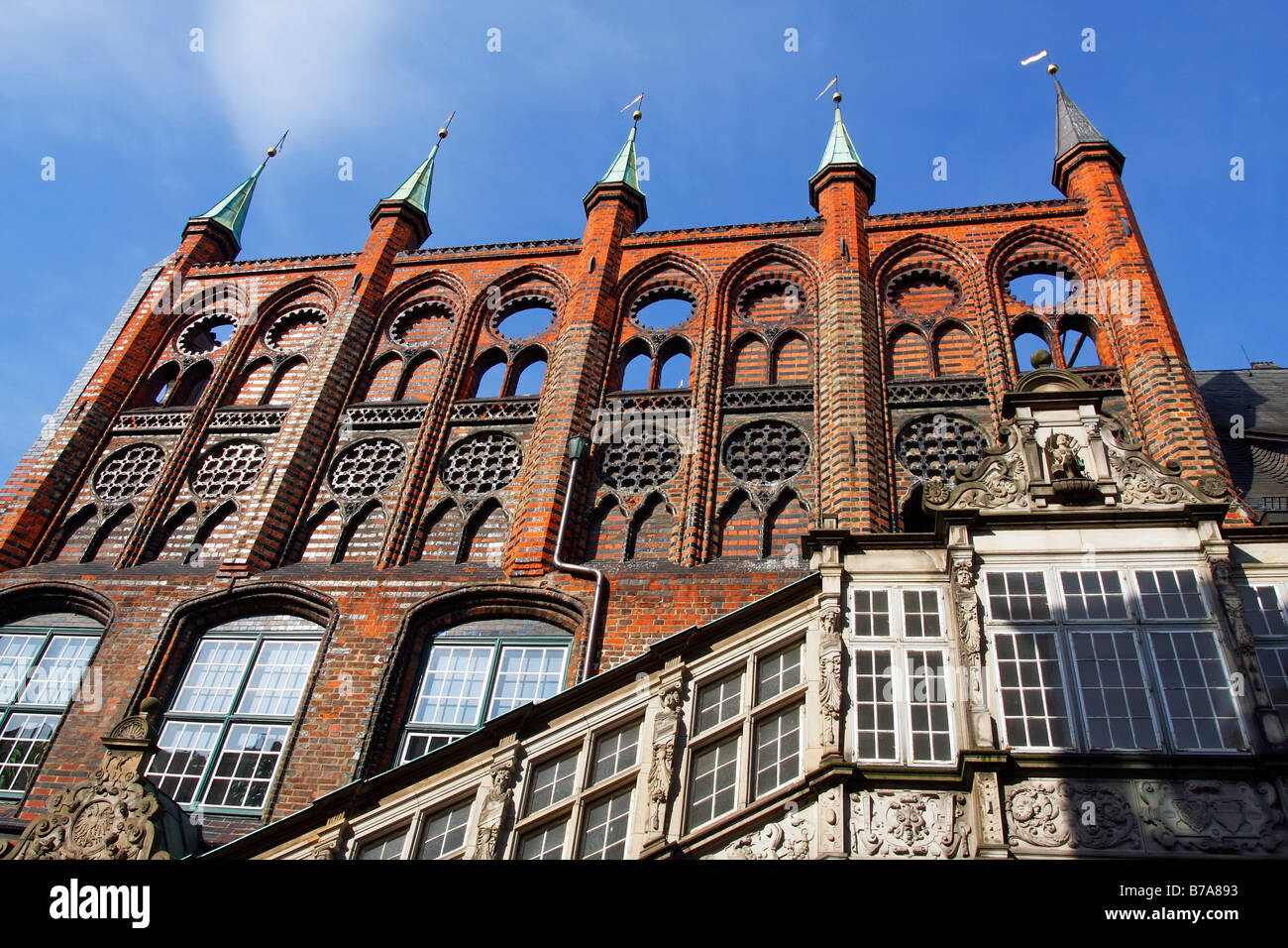 Historisches Rathaus von Lübeck, Ostfassade, UNESCO-Weltkulturerbe der historischen Innenstadt Lübeck, Schleswig-H Stockfoto