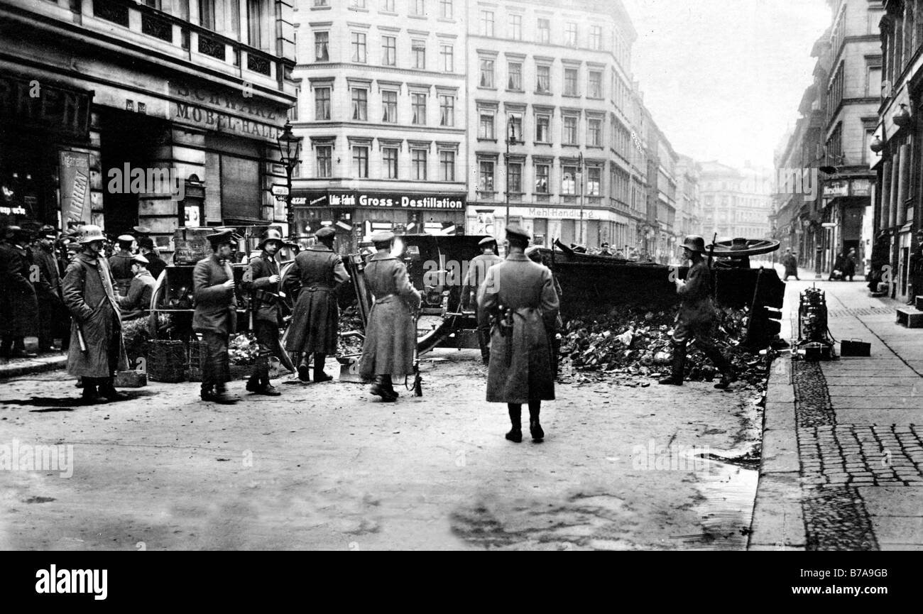 Historisches Foto, Krawalle, Streetfight, Spartakusbund, März 1919, Berlin, Deutschland, Europa Stockfoto