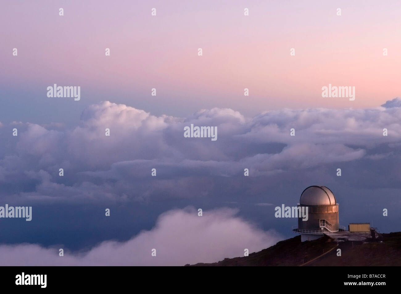 Observatorium am Sonnenuntergang, Roque de Los Muchachos, La Palma, Kanarische Inseln, Spanien, Europa Stockfoto