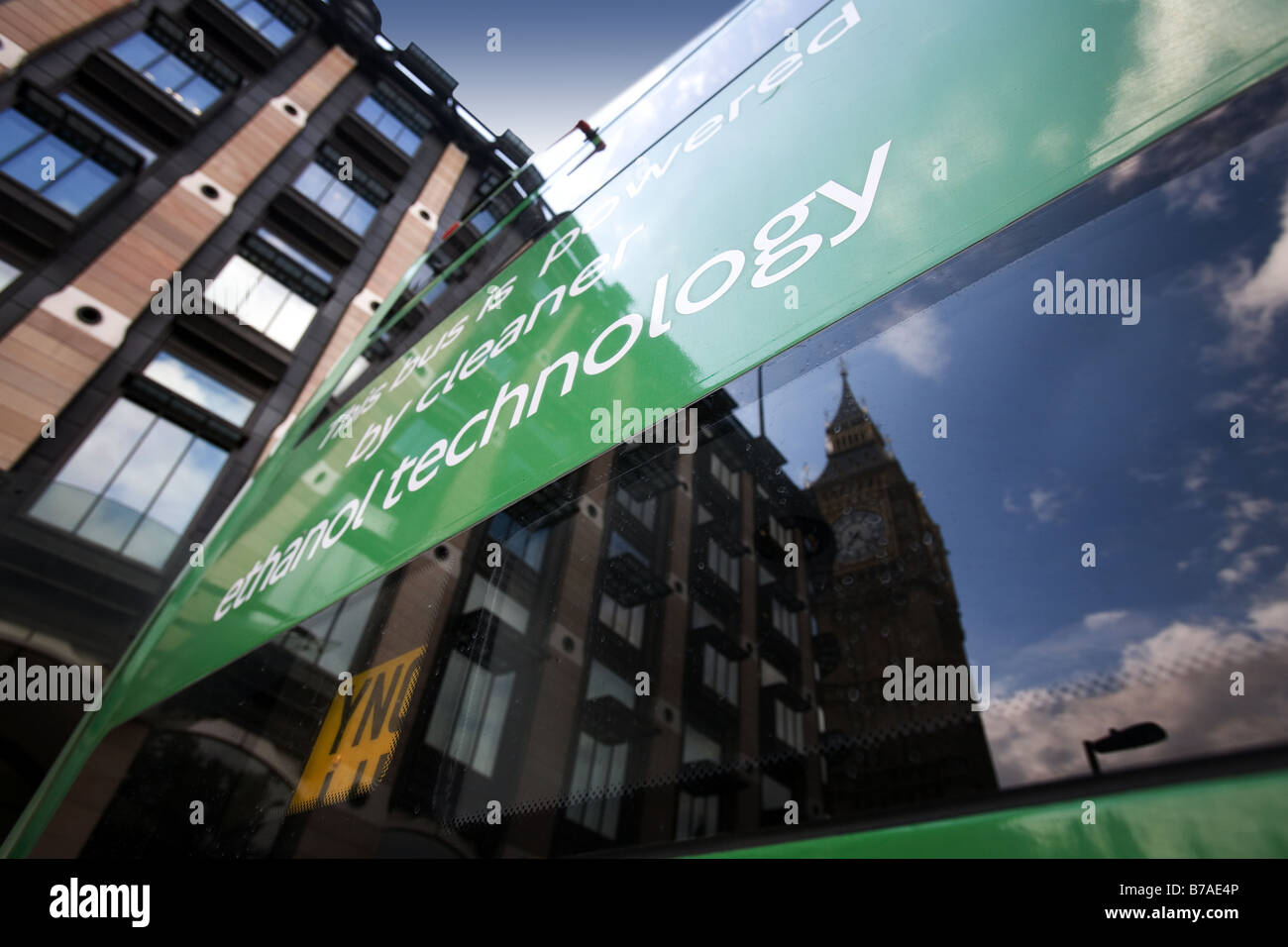 Vorne ein London-Bus von Ethanol-Kraftstoff angetrieben Stockfoto