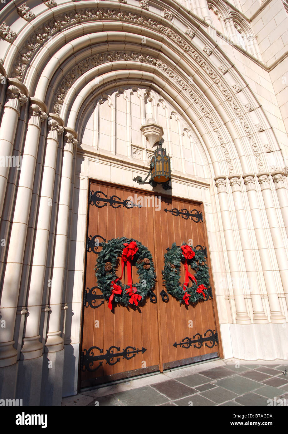 Torbogen einer Kirche Stockfoto