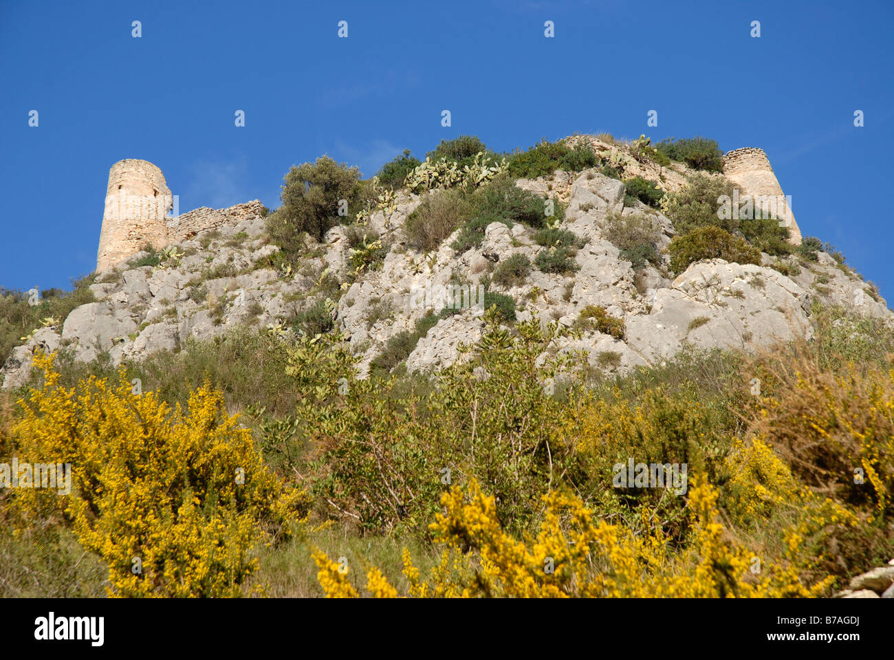 Blick auf 12C maurische Burg, Vall de Gallinera, Marina Alta, Provinz Alicante, Comunidad Valenciana, Spanien Stockfoto