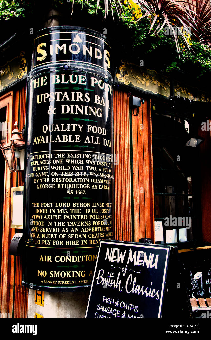 Simonds Pub London Zeichen an Bord Nachricht Kommunikation Plakatwerbung Stockfoto