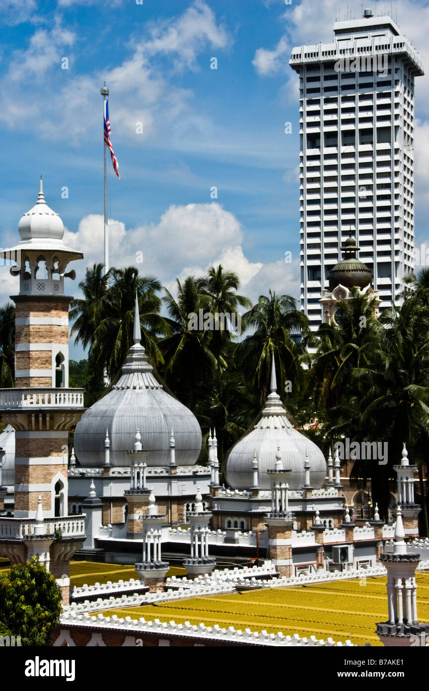 Dach des Moghul-Stil Masjid Jamek in Kuala Lumpur, Malaysia Stockfoto