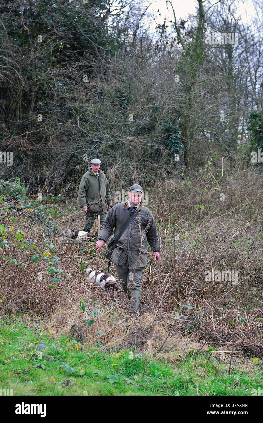 Schläger, die Arbeiten an einem angetriebenen Shooting-Tag in der britischen Landschaft Stockfoto