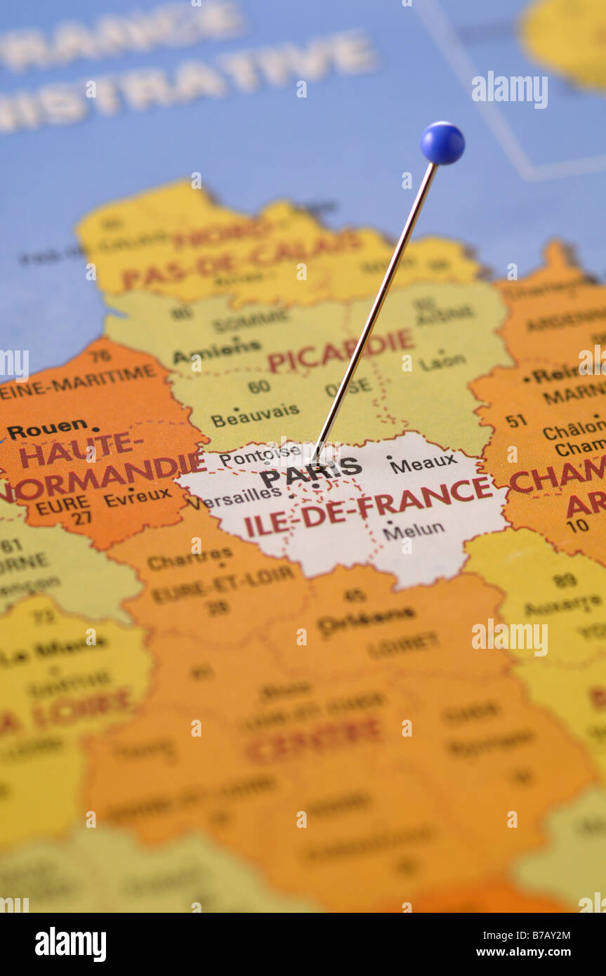 PIN in der Karte von Paris, Frankreich Stockfotografie - Alamy
