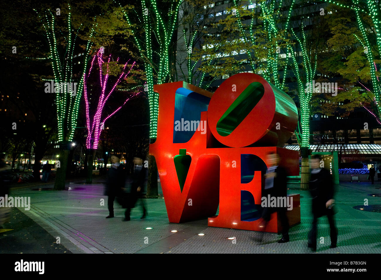 Robert Indiana LOVE Sculpture im I Land Turm Shinjuku Stockfoto