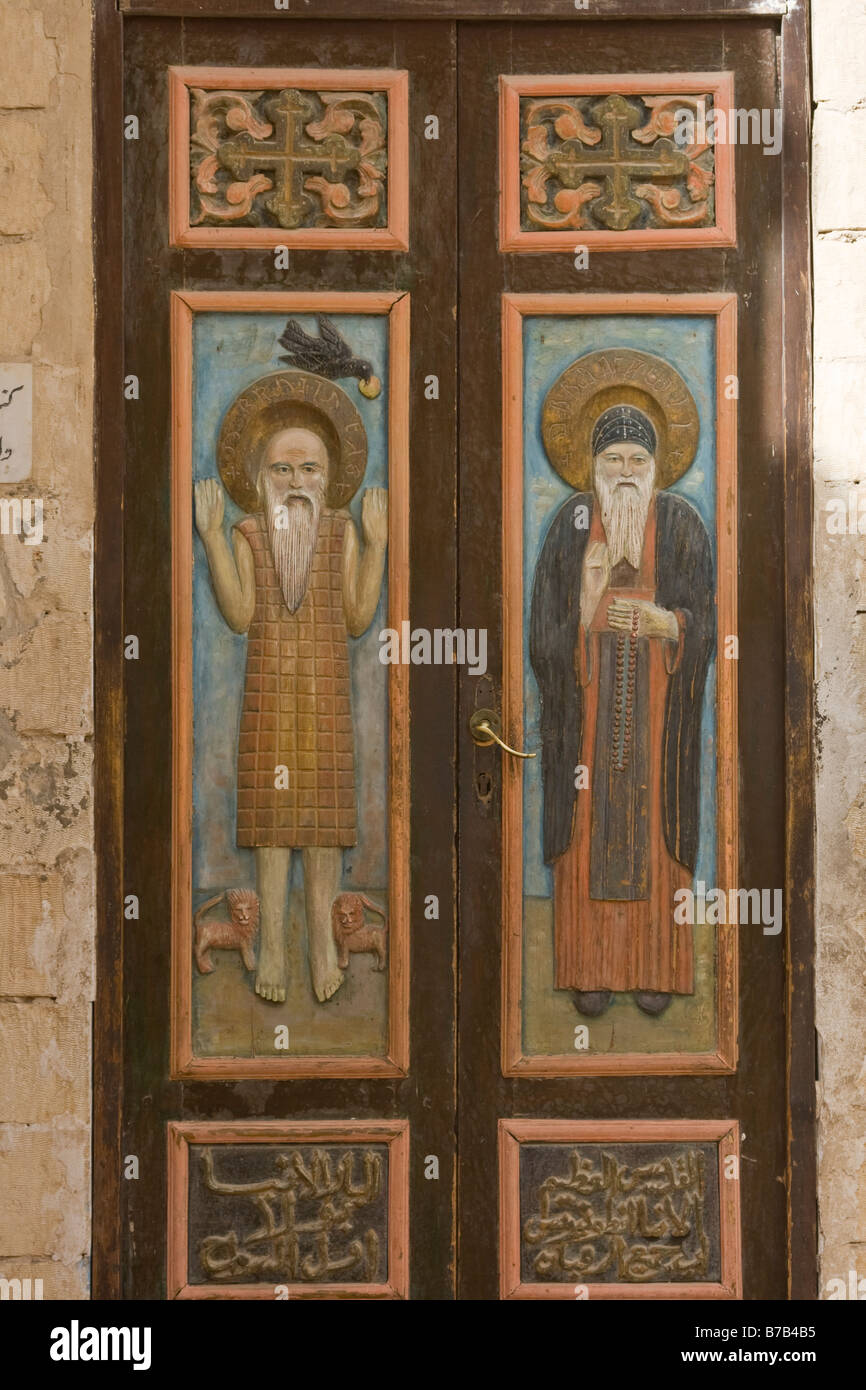 St. Antonius und St. Paul auf eine Tür am St. Anthony s Kloster auf der Sinai-Halbinsel in Ägypten Stockfoto