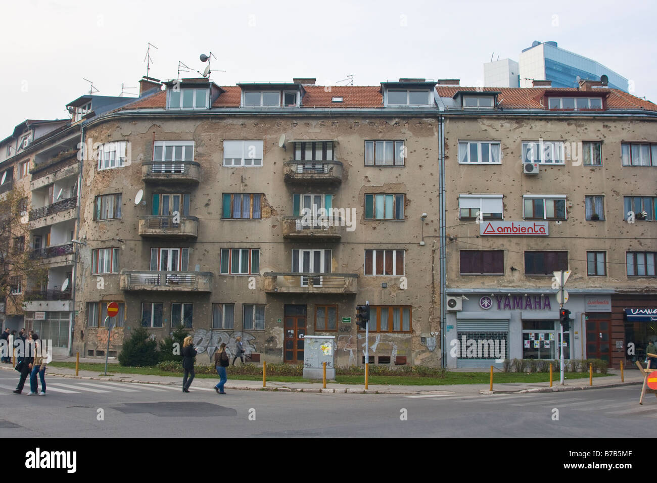 Gebäude beschädigt während der Belagerung in Sarajevo Bosnien Stockfoto