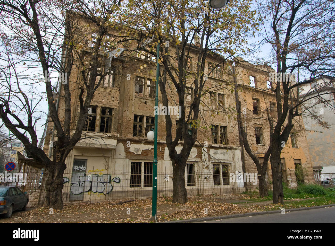Gebäude beschädigt während der Belagerung in Sarajevo Bosnien Stockfoto