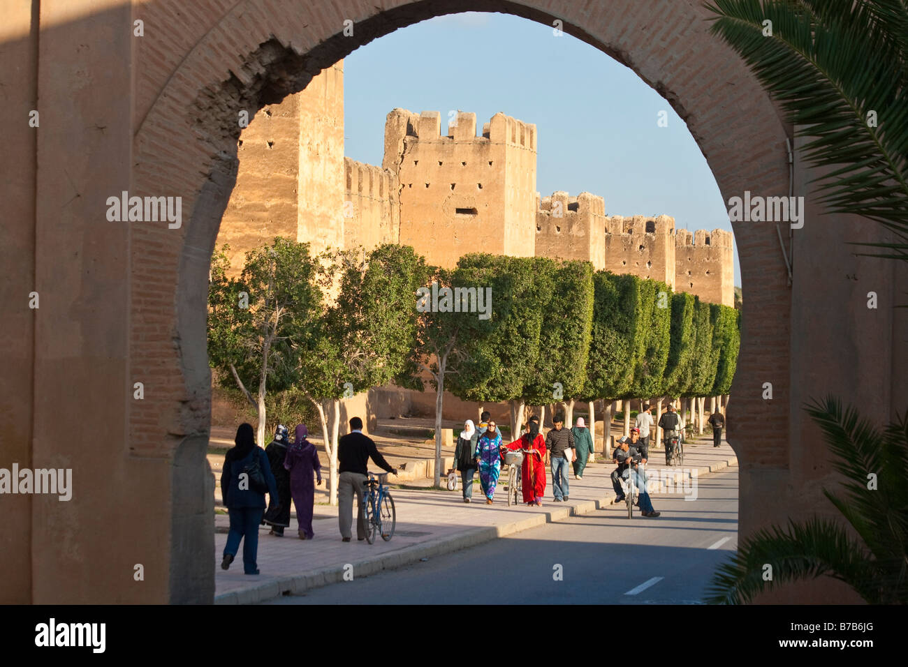 Bab el Kasbah-Tor und die Stadtmauern in Taroudannt Marokko Stockfoto