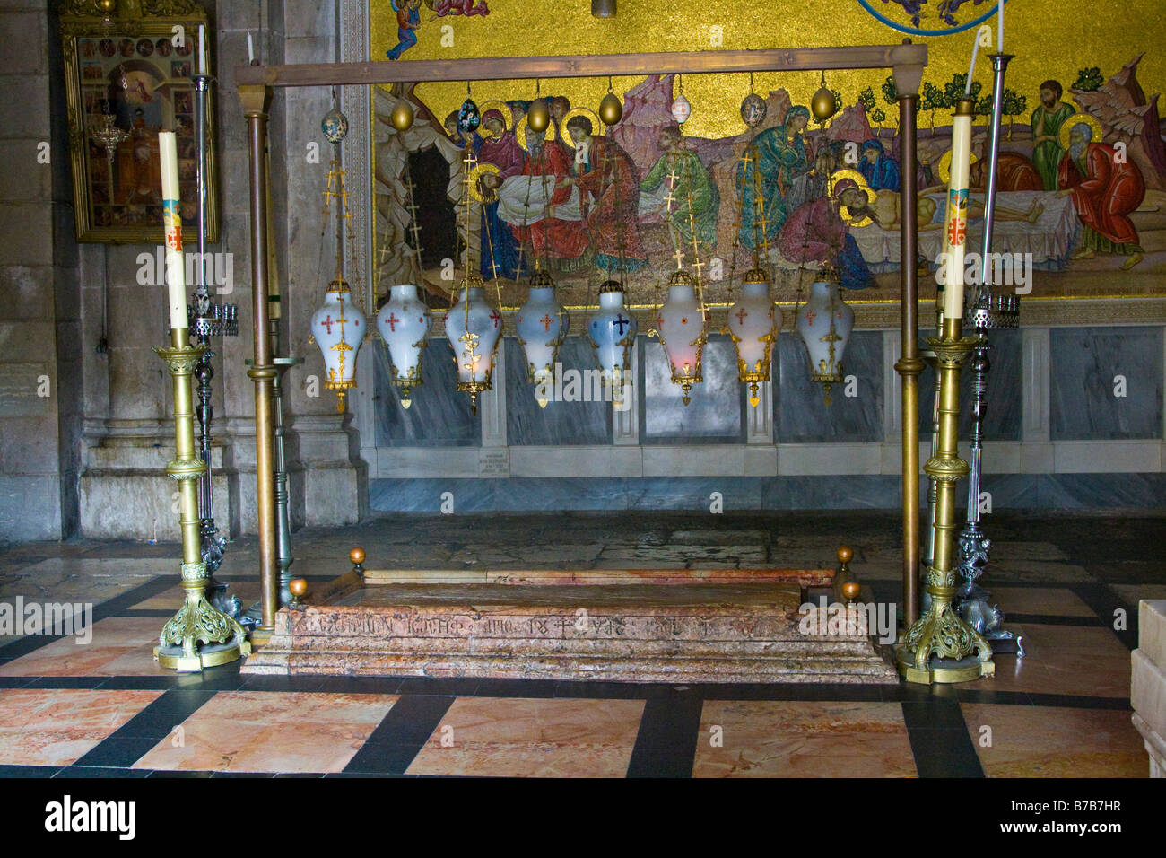 Der Stein der Salbung in der Kirche des Heiligen Grabes in Jerusalem Stockfoto