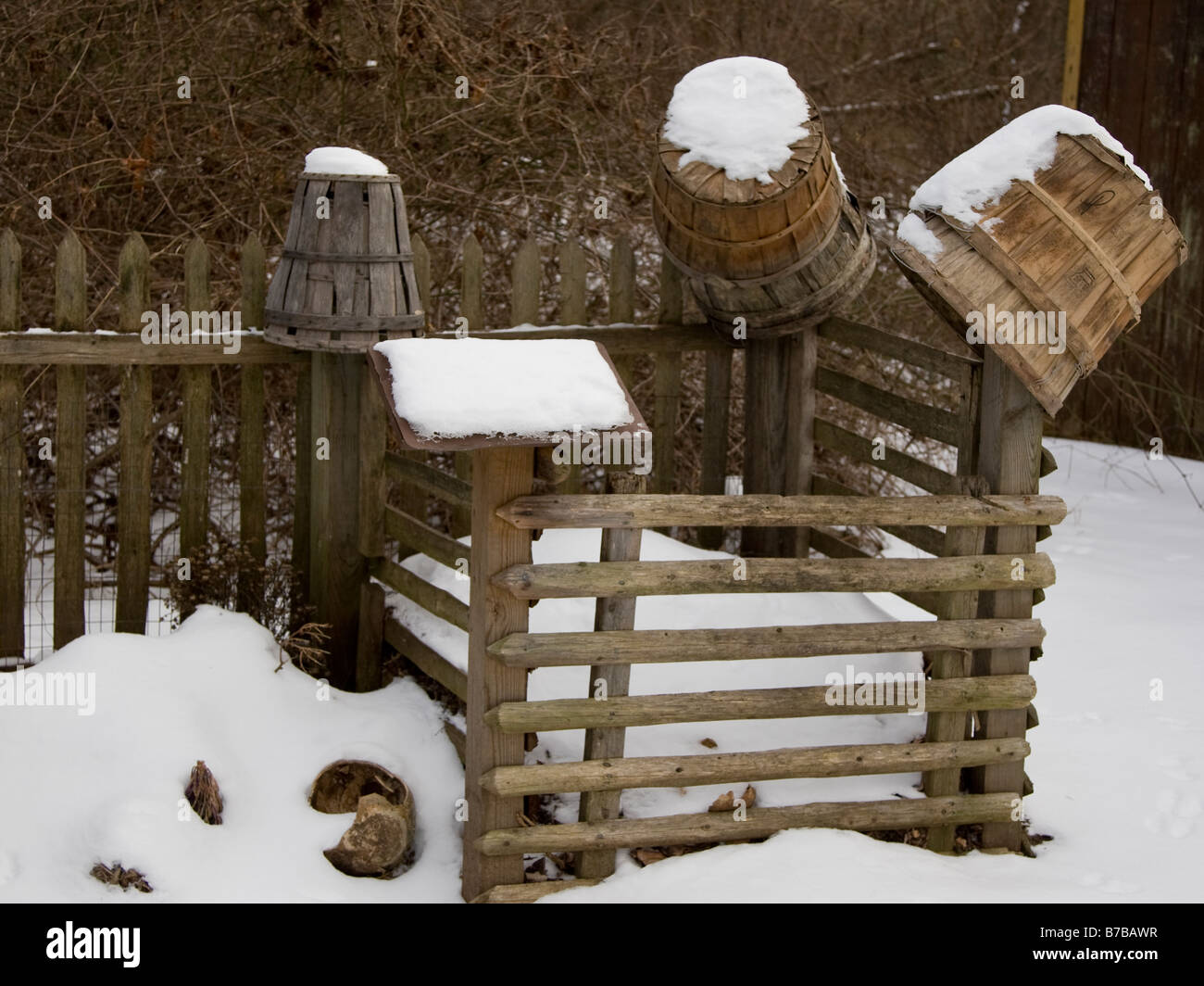 Eine Biotonne im winter Stockfoto