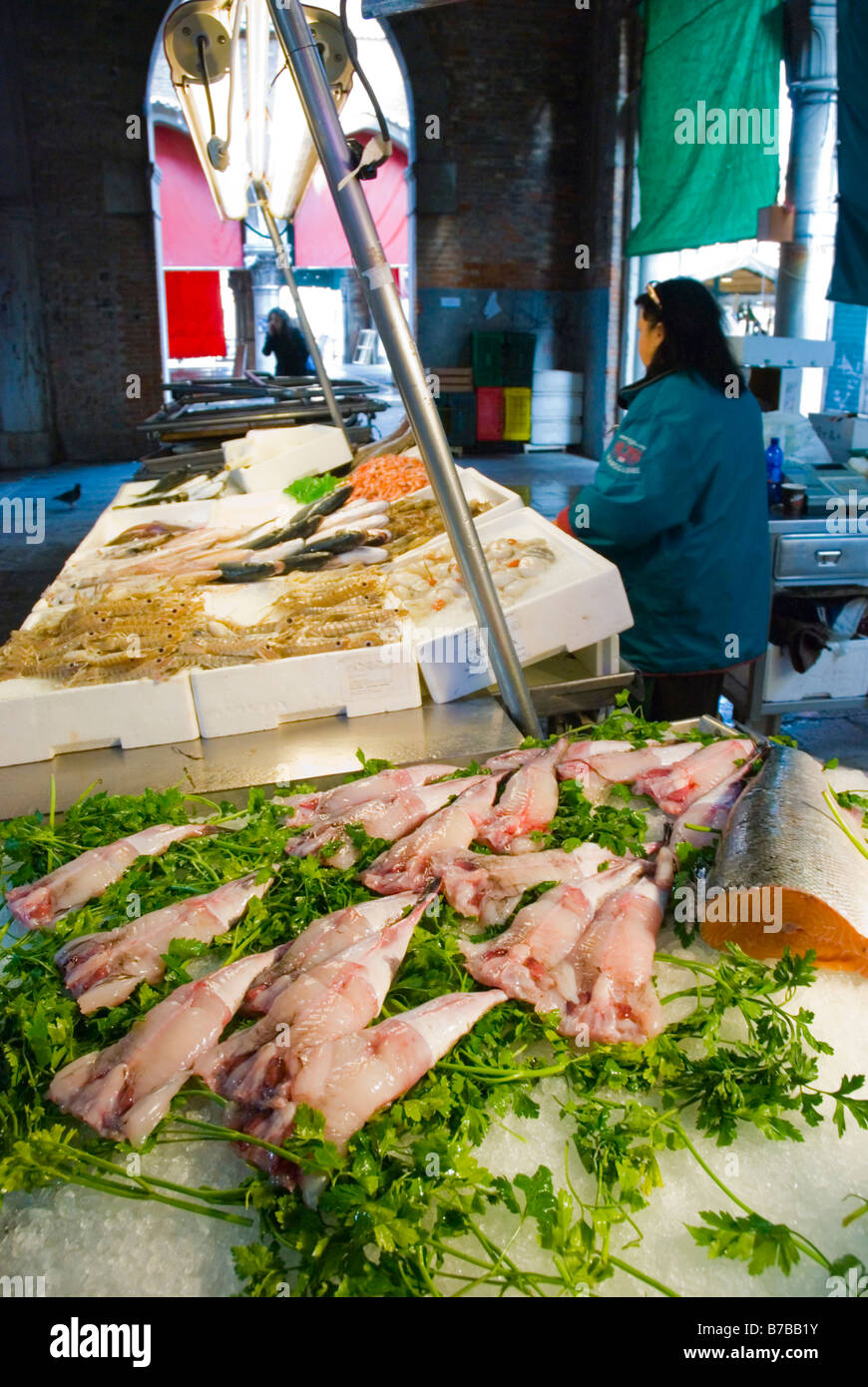 Fischmarkt am Campo della Pescaria am Markt von Rialto in Venedig Italien Europa Stockfoto