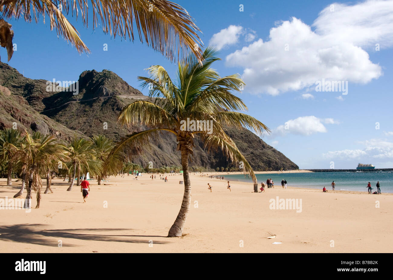 Künstlicher Strand weißen Sandstrand Playa de Las Teresitas Teneriffa Teneriffa Kanarische Inseln Kanaren spanische Insel Resort-Destination ho Stockfoto