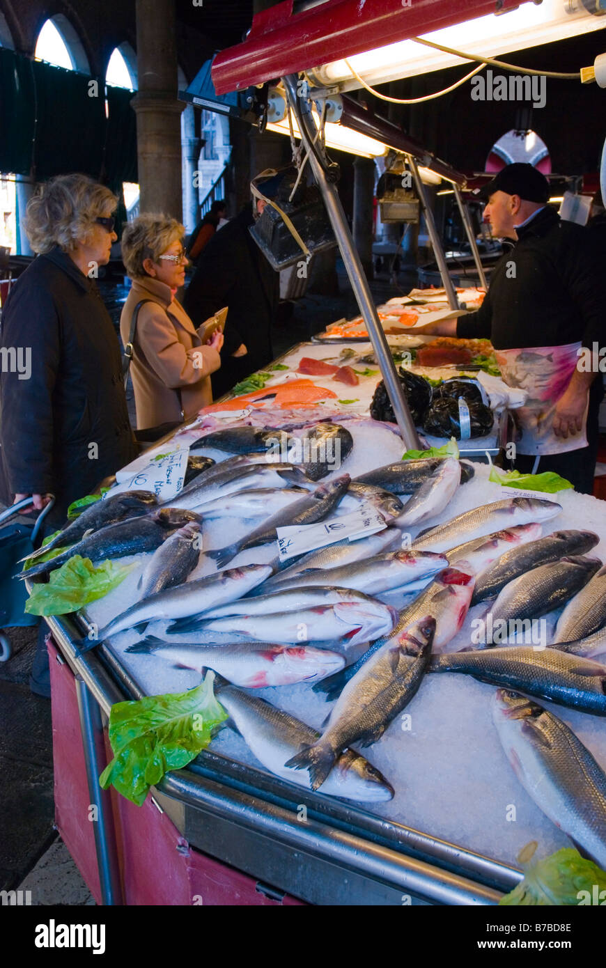 Fischmarkt am Campo della Pescaria Platz in Venedig-Italien-Europa Stockfoto