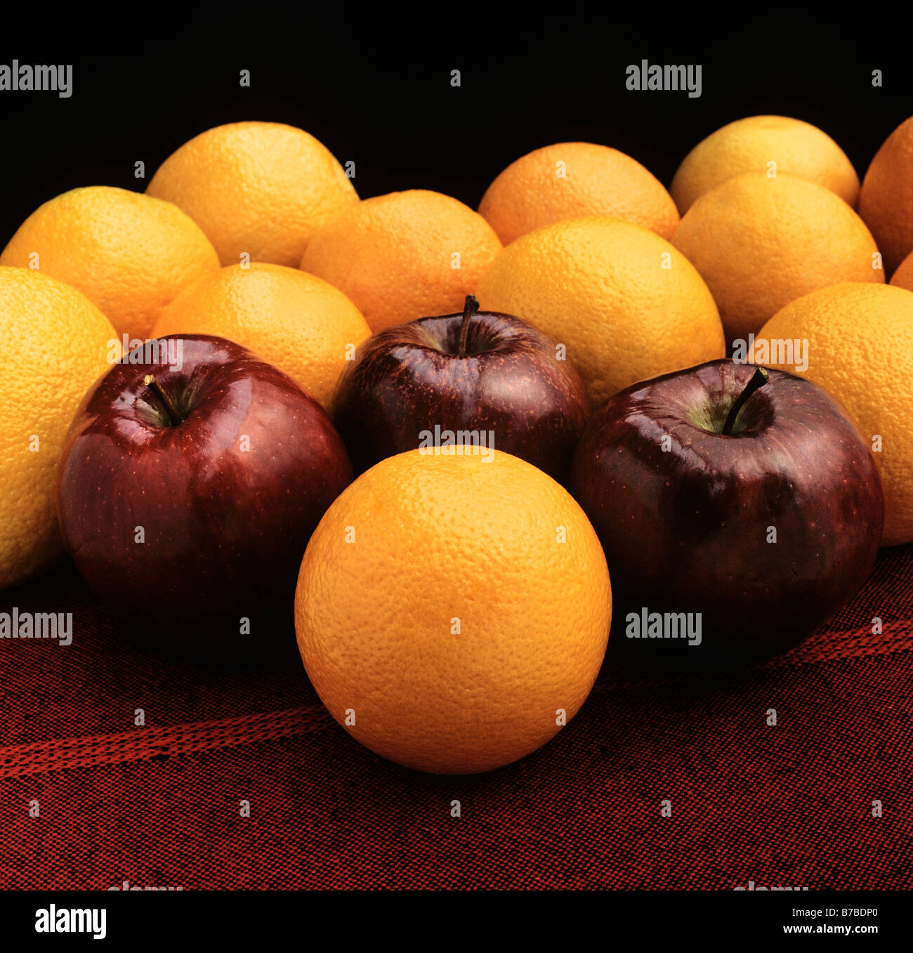 Orangen mit RED DELICIOUS Äpfel Stockfoto