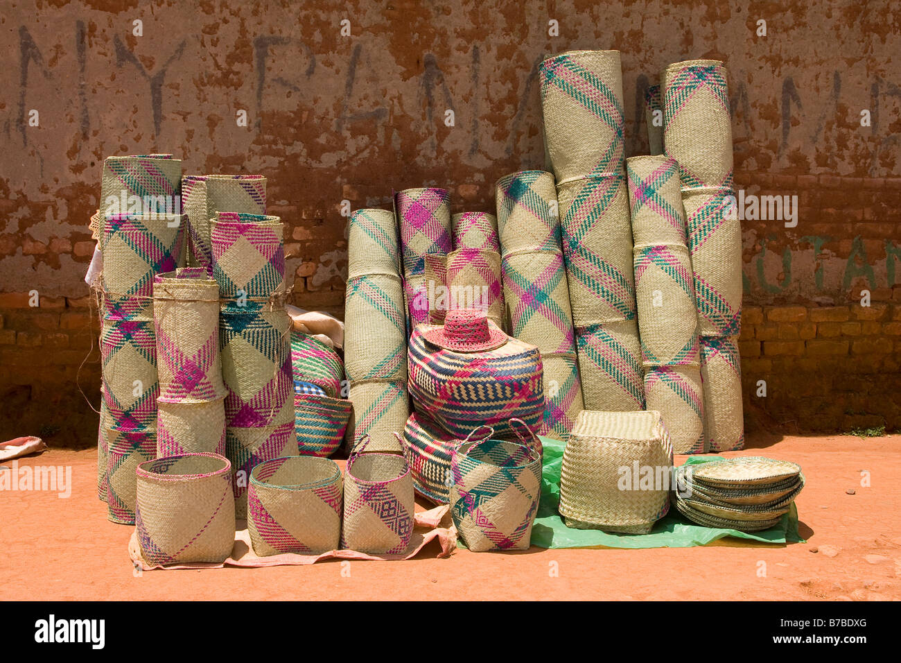Hand gewebt Körbe zum Verkauf Madagaskar Stockfoto
