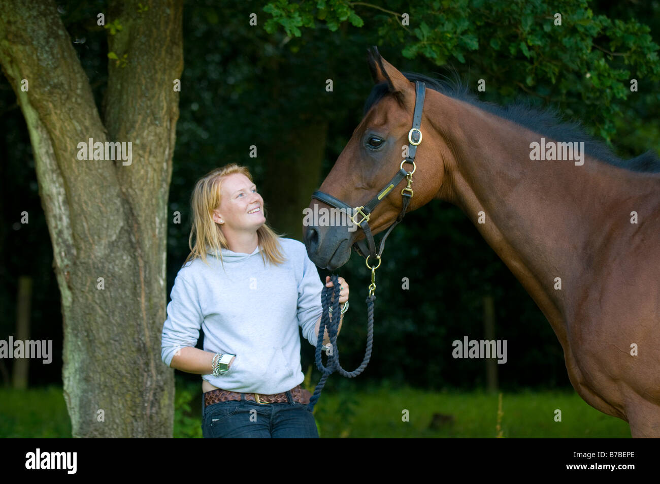 Porträt eines Mädchens und Pferd Stockfoto
