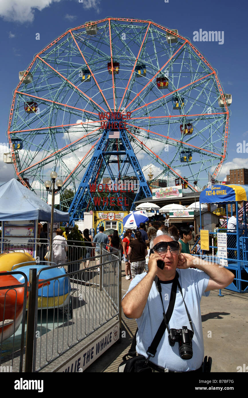 Deno es Wonder Wheel Amusement Park, Coney Island, Brooklyn, New York City, USA Stockfoto