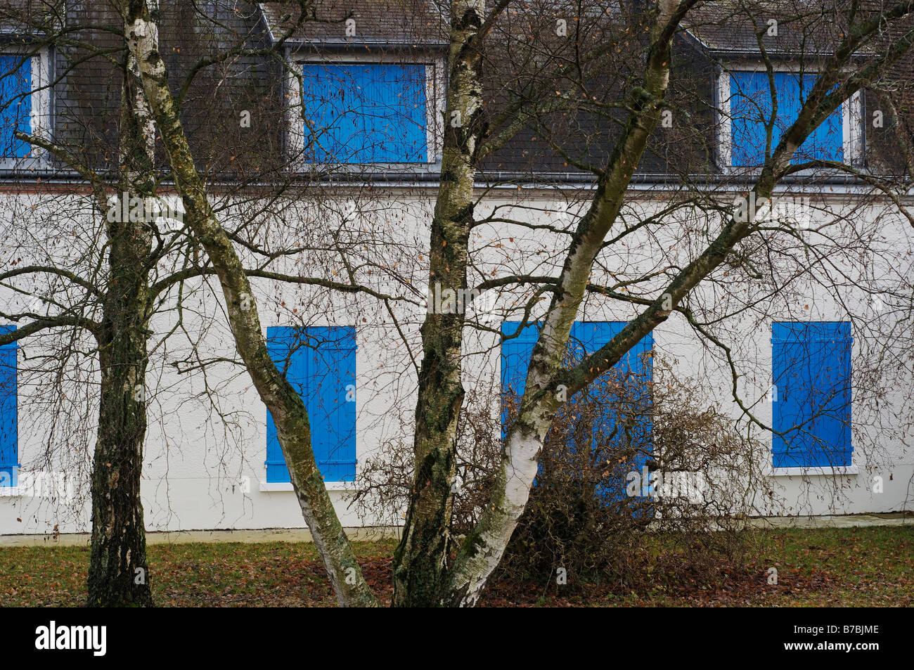 Haus mit Fenster Fensterläden geschlossen Frankreich in der Nähe von Orleans eingesperrt Stockfoto
