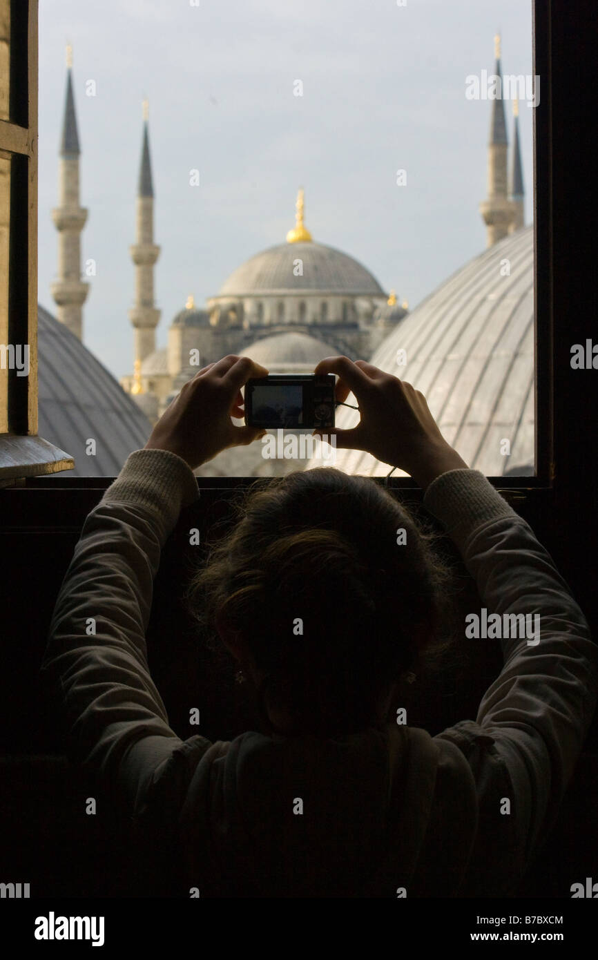 Tourist, ein Bild von der blauen Moschee von innen das Taxi in Istanbul Türkei Stockfoto