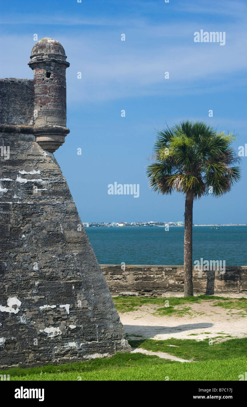 Castillo de San Marcos sitzt Matanzas Fluss in St. Augustine, Florida. Das 17. Jahrhundert Fort ist ein nationales Denkmal. Stockfoto