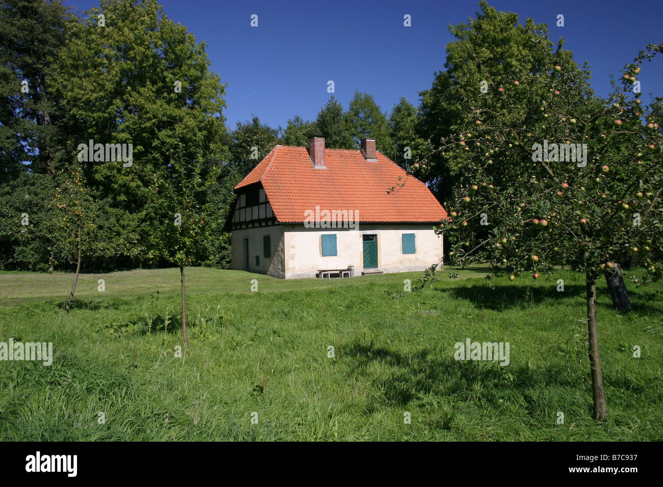 Waschhaus in die Apfelplantage in der Nähe von Schloss Brake Stockfoto
