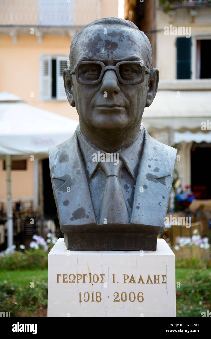 Büste der ehemalige Premierminister von Griechenland Georgios Ionnias Rallis in Korfu-Stadt Stockfoto