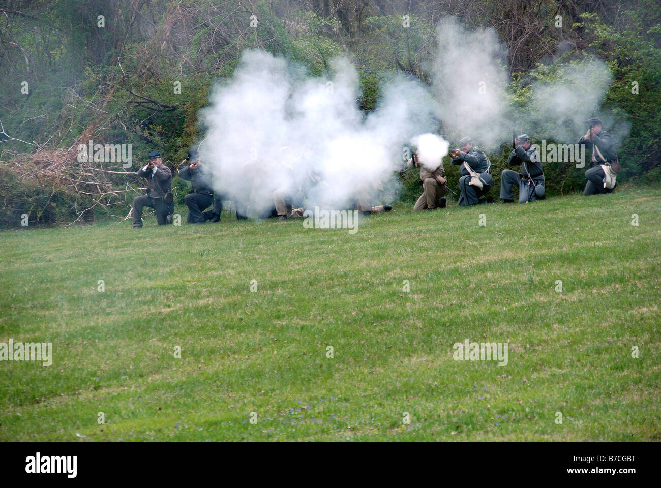 Mitglieder der Konföderierten Armee während des Bürgerkriegs Reenactment in Glendale Md schießen Stockfoto