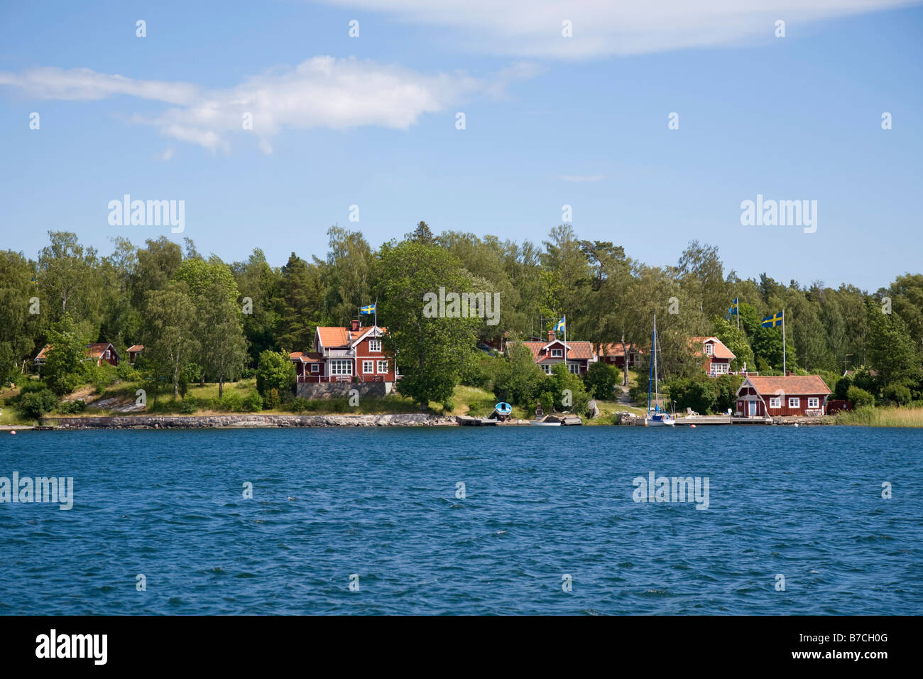 Traditionellen rot bemalten Häusern auf der "Insel der Blido" in "Archipel der Schweden". Stockfoto