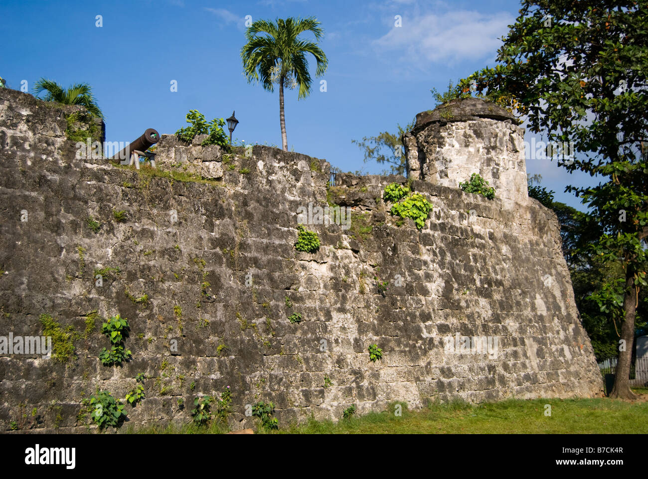 Außenwände, Turm und Kanone, Fort San Pedro, Plaza Independencia Cebu City, Cebu, Visayas, Philippinen Stockfoto