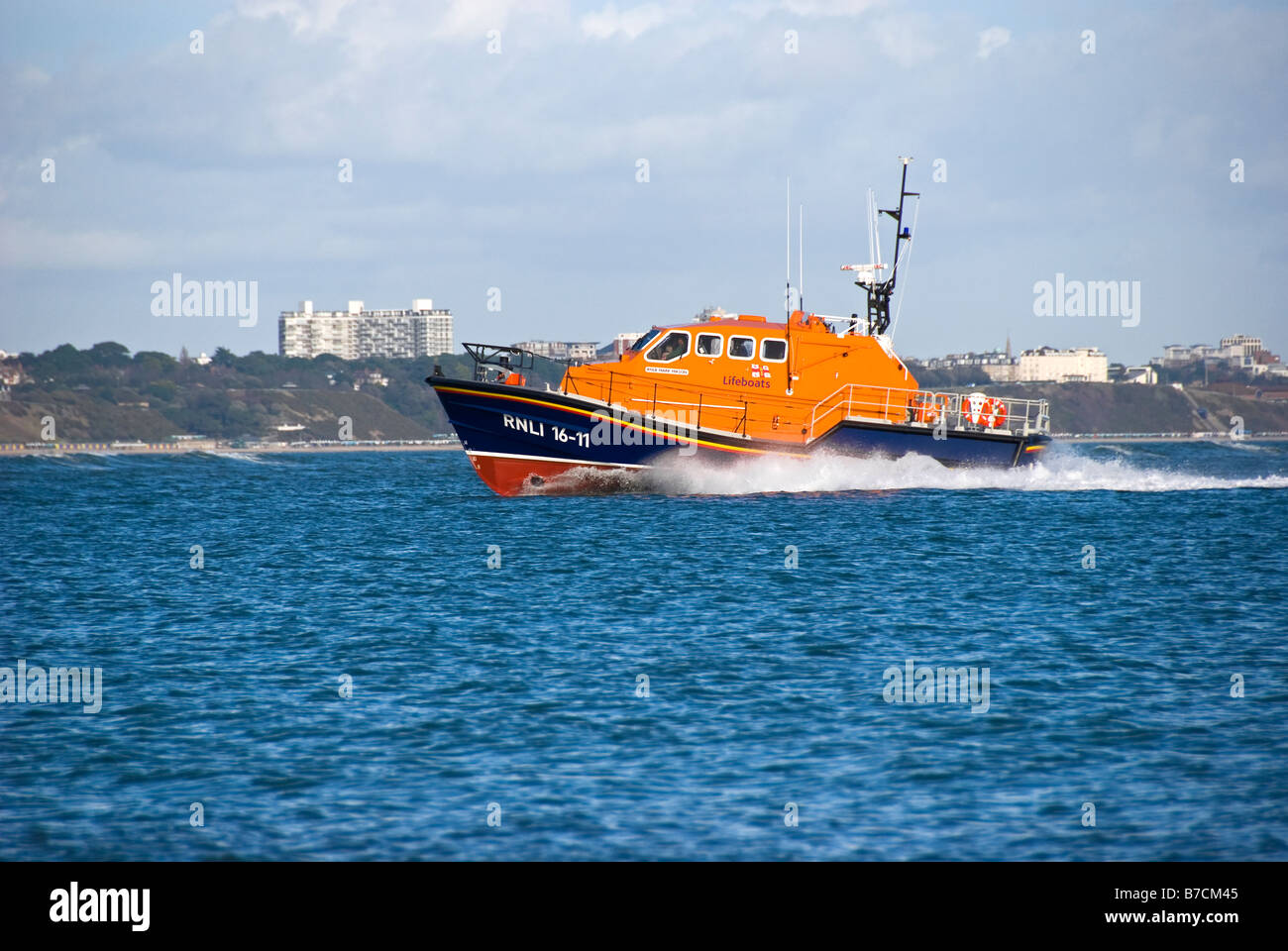 Rückkehr zum Hafen von Poole RNLI-Rettungsboot Stockfoto