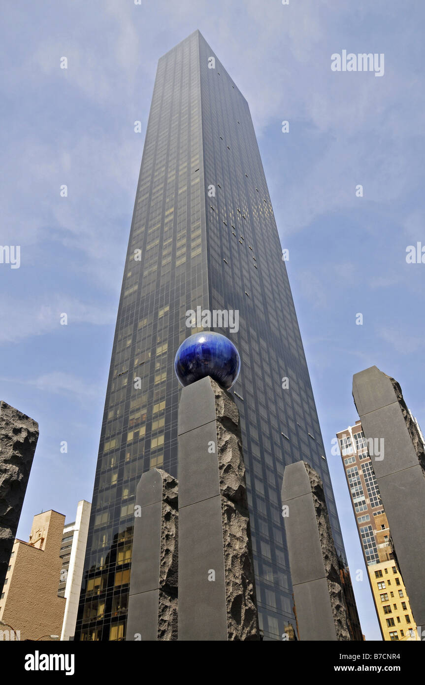Raoul Wallenberg-Denkmal vor das höchste Gebäude der Welt, Trump World Tower, United Nations Plaza, U Stockfoto