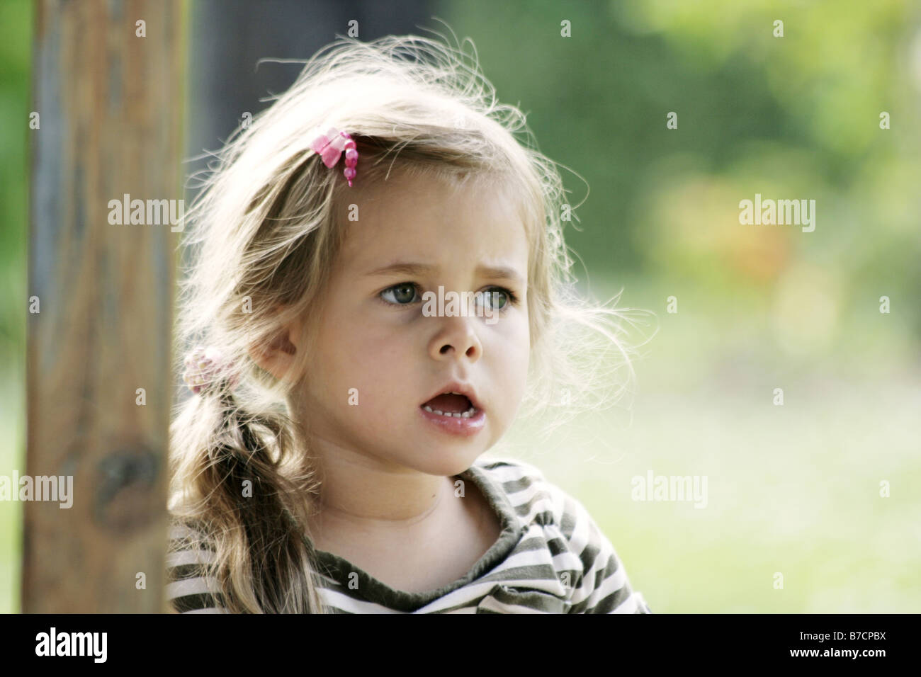 kleine blonde Mädchen, Deutschland Stockfoto