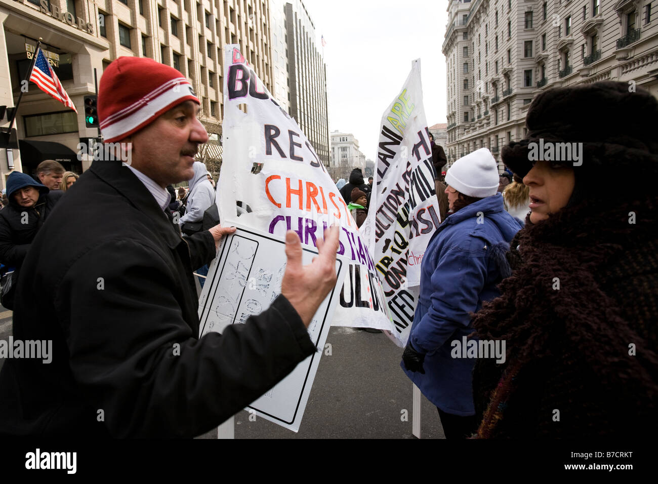 Zwei Personen streiten ihre Seiten in Washington, D.C. Stockfoto