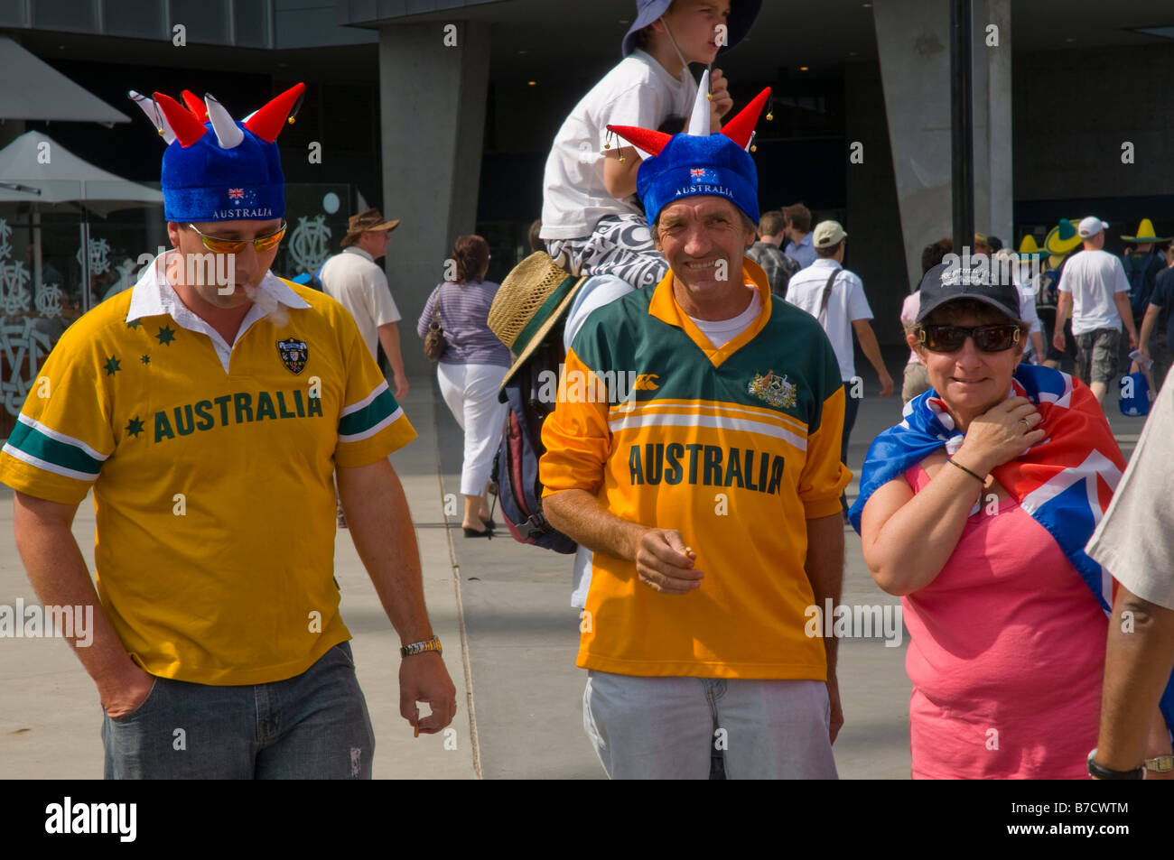 Australische Cricket-Fans kommen bei der MCG für den jährlichen Boxing Day test Cricket-match Stockfoto