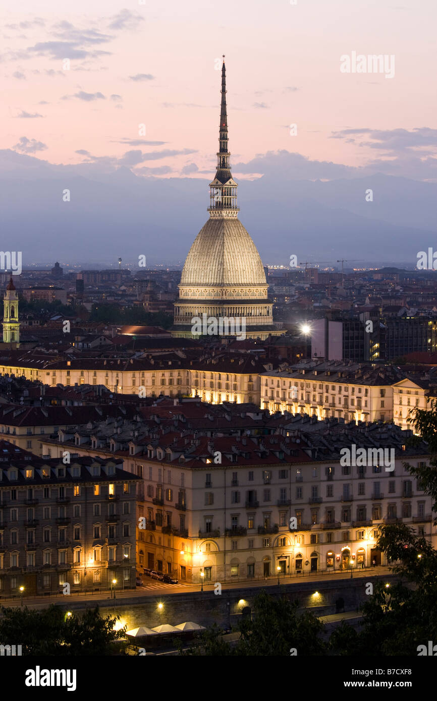 Mole Antonelliana, Nacht, Synagoge, Turin, Piemont, Italien, Landschaft, Alessandro Antonelli. Stockfoto