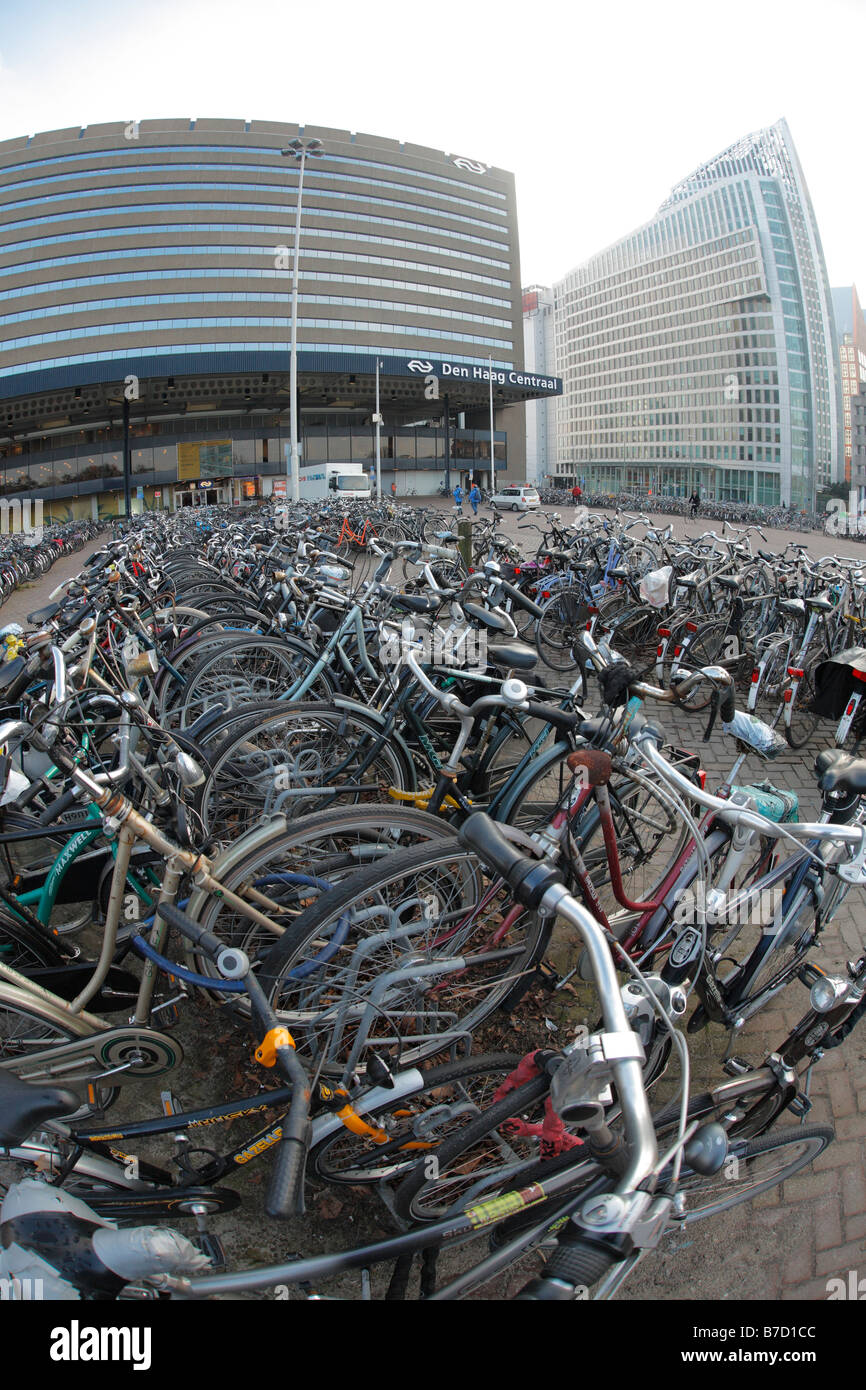 Fahrrad-Parken, zum Hauptbahnhof, den Haag, Niederlande Stockfotografie -  Alamy
