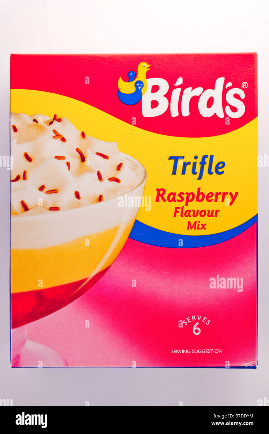 Eine Nahaufnahme eines Pakets des Vogels Kleinigkeit Himbeer Aroma Mix erschossen auf einem weißen Hintergrund Stockfoto