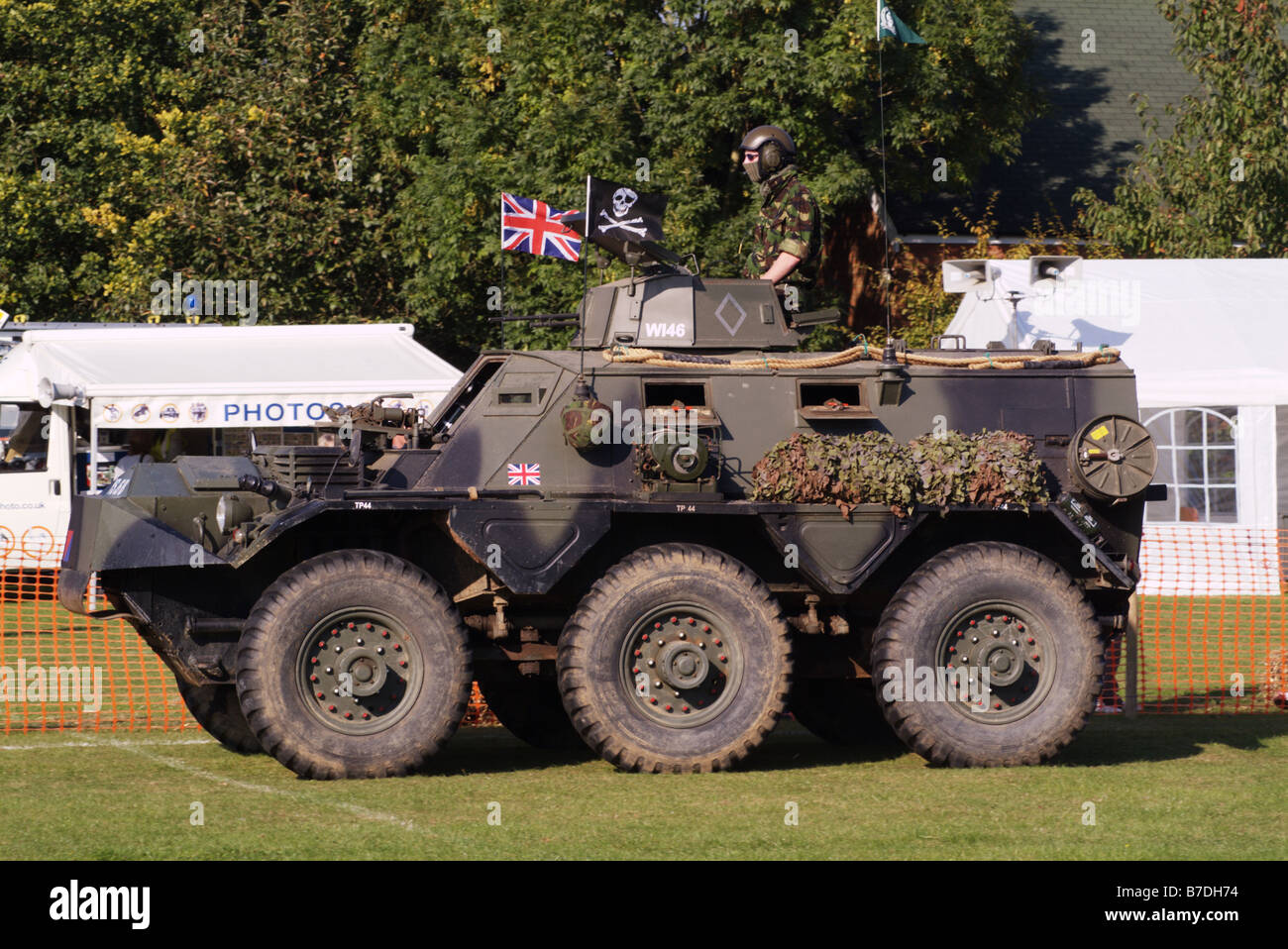 Saracen APC gepanzerte Militärfahrzeug Tarnung Stockfoto
