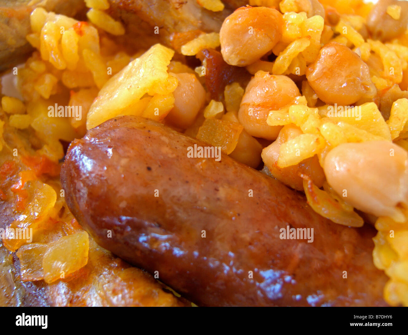 "Arroz al Horno" (aka "Arros al Forn" oder Reis Teller im Ofen gebacken). Typisches Gericht der valencianischen Küche. Spanien Stockfoto