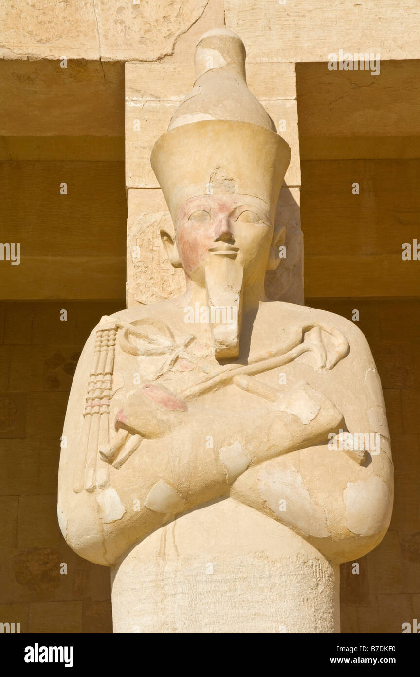 Fortaleza Osirid Statue des weiblichen Pharao in der Tempel der Hatschepsut Westbank von Luxor Ägypten Middle East Stockfoto