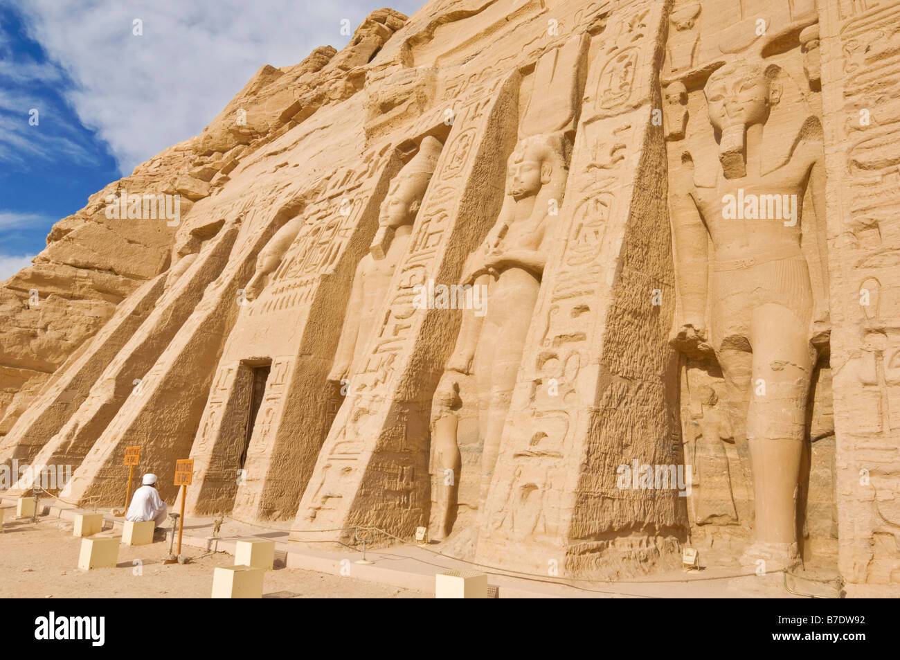 Die Fassade des Tempels Hathor Abu Simbel verlegt nach dem Bau des Staudammes bei Assuan Ägypten Nahost Stockfoto