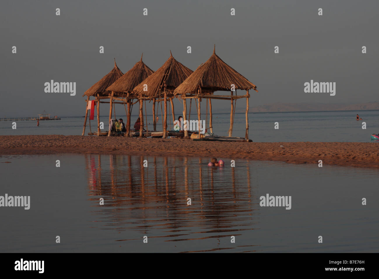 "Sharm el Sheikh", Strand, Urlaub, Occéan Meer, Ruhe, Dämmerung, Dämmerung, Himmel, "Wintergarten" Frieden, Reflexion, Reflexionen, Paradies, "rot Stockfoto