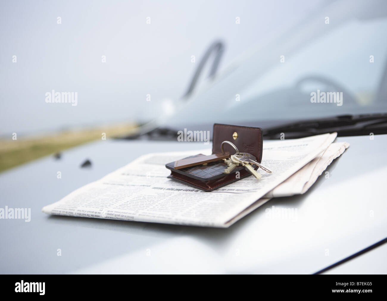 Tasten auf der Englisch-sprachige Zeitung Stockfoto