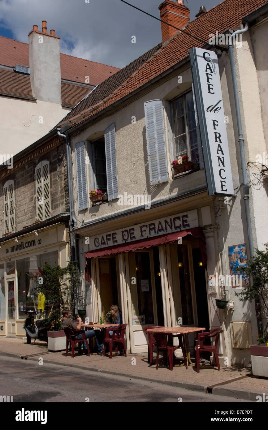 Am Straßenrand Cafe de France, Nolay Frankreich EU Stockfoto