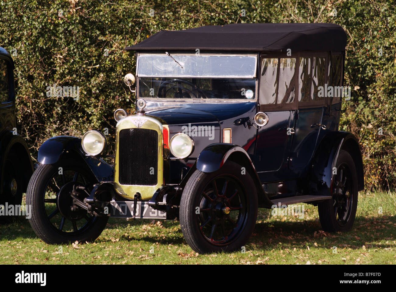 Austin entgegengefiebert Cabriolet der 1930er Jahre alten klassischen Biddenden Dorf spektakulären Tag Kent England uk Europa Stockfoto