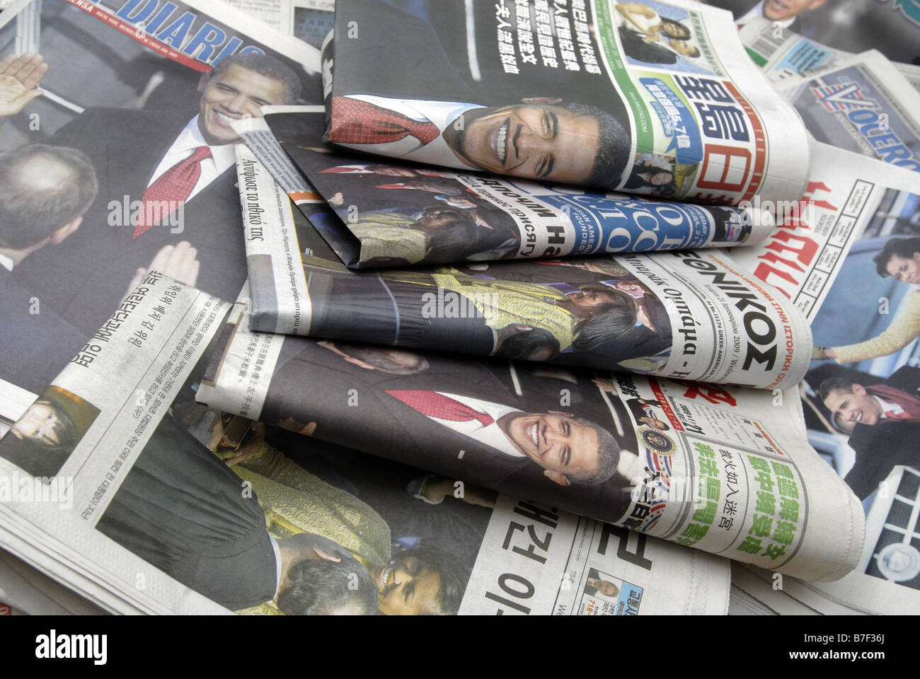 Ethnische Zeitungen in New York decken die Zeremonien der Einweihung von Barack Obama Stockfoto