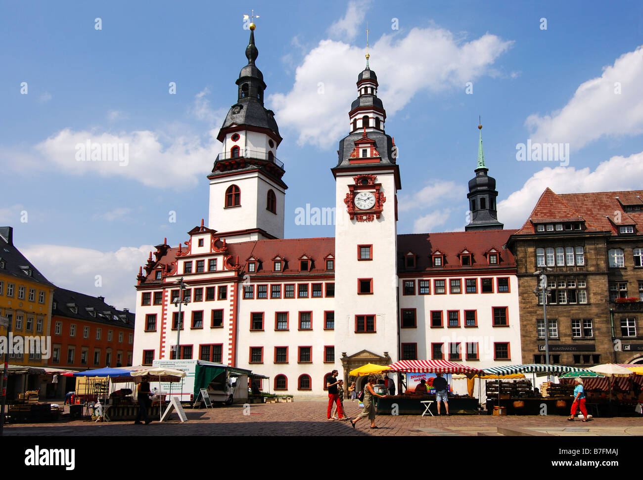 Open-Air-Markt vor dem alten Rathaus, Chemnitz, Sachsen, Deutschland Stockfoto